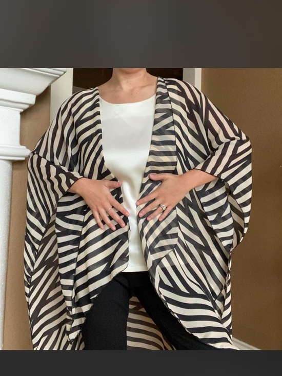ALLOY Sweaters - ALLOY Black and Cream Zebra-Print Open Kimono Cardigan